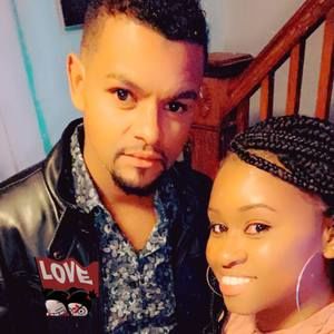 Meet your Posher, Mona